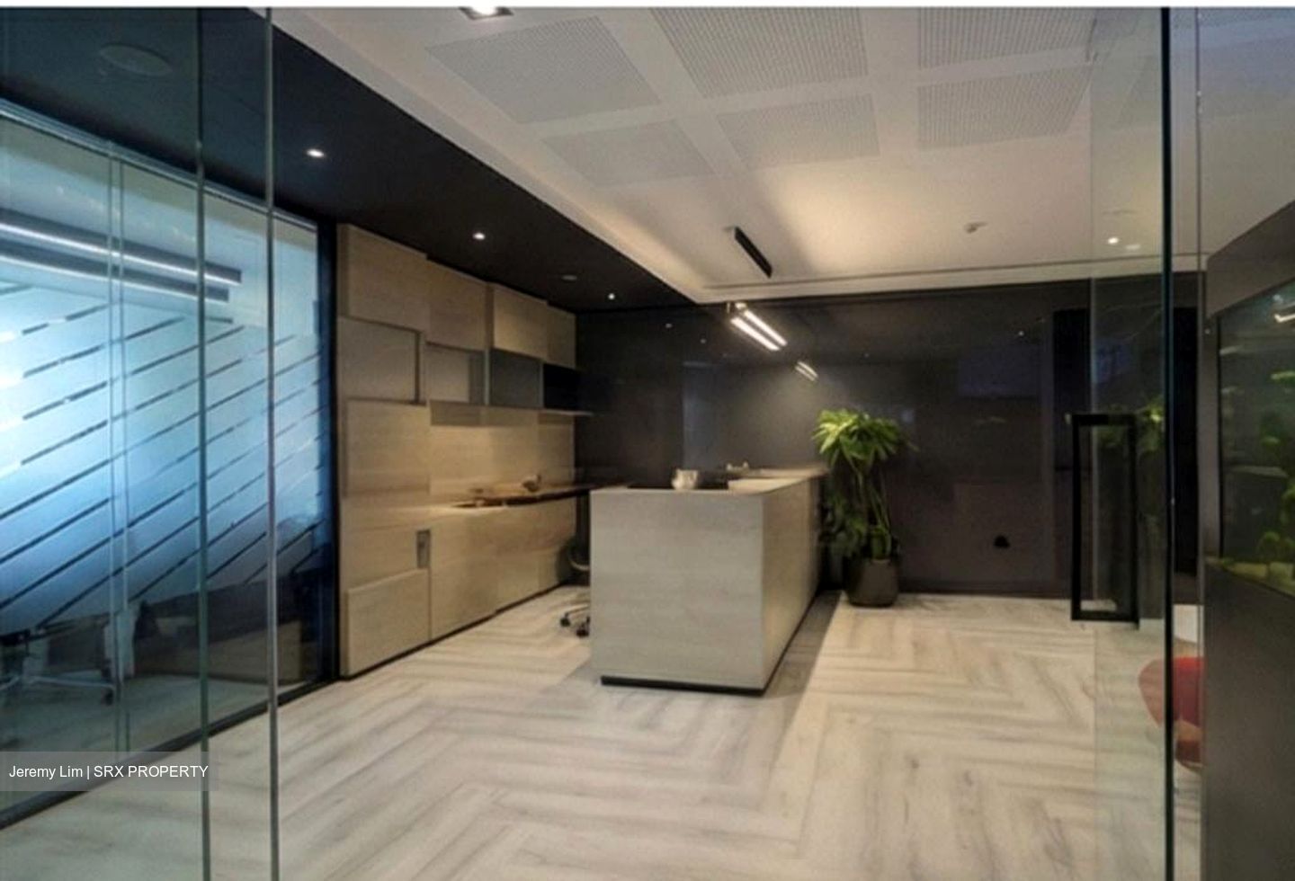 Ocean Financial Centre (D1), Office #520945921